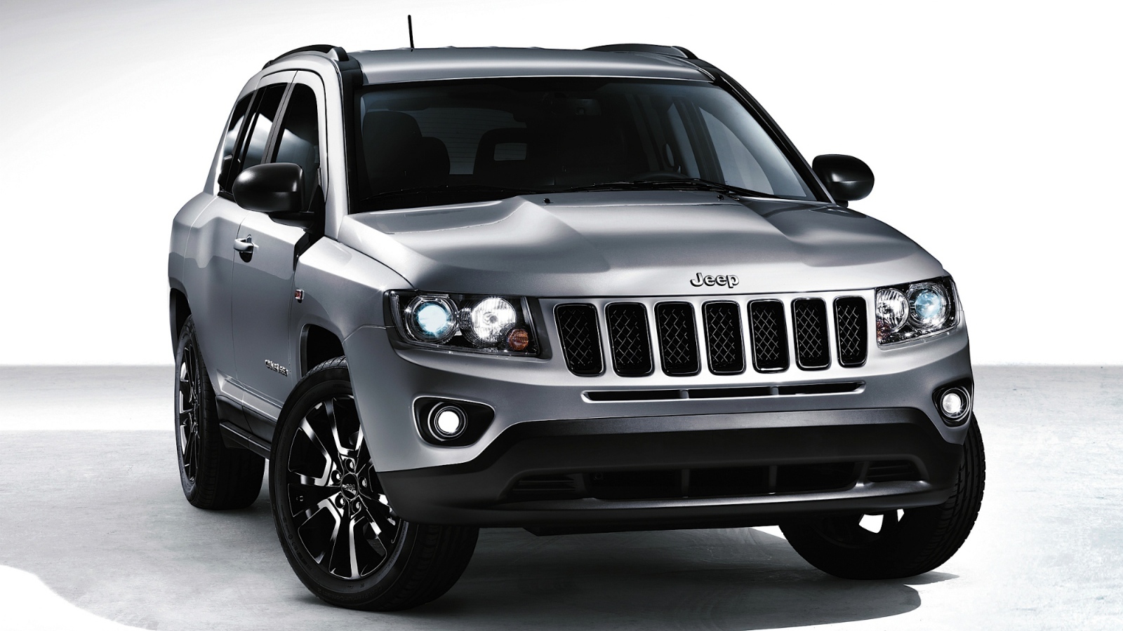 Серый Jeep Compass