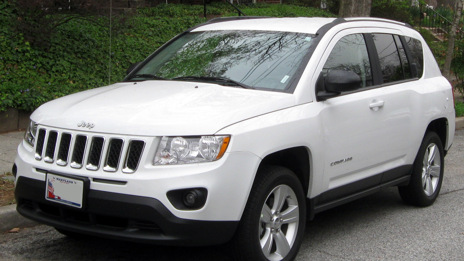Белый Jeep Compass