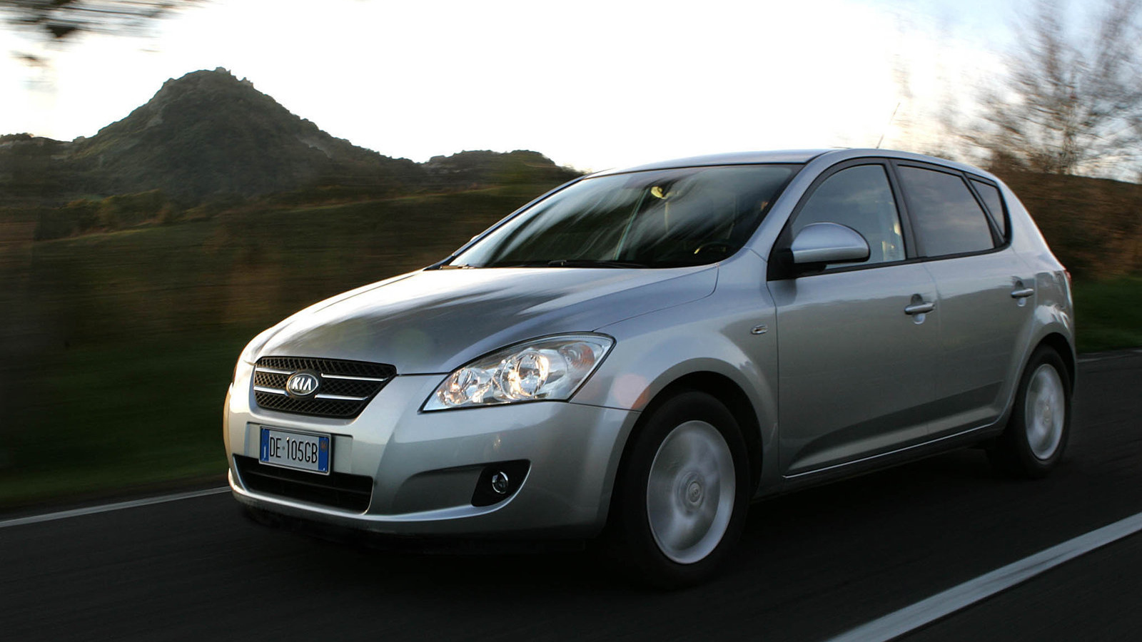 Автомобиль марки Kia модели Ceed