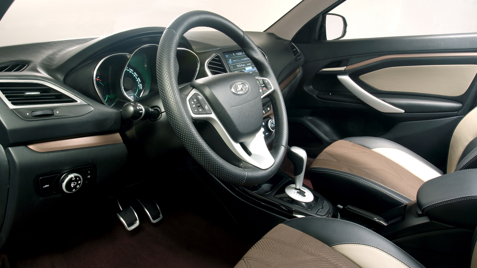 В салоне новой Лады Веста