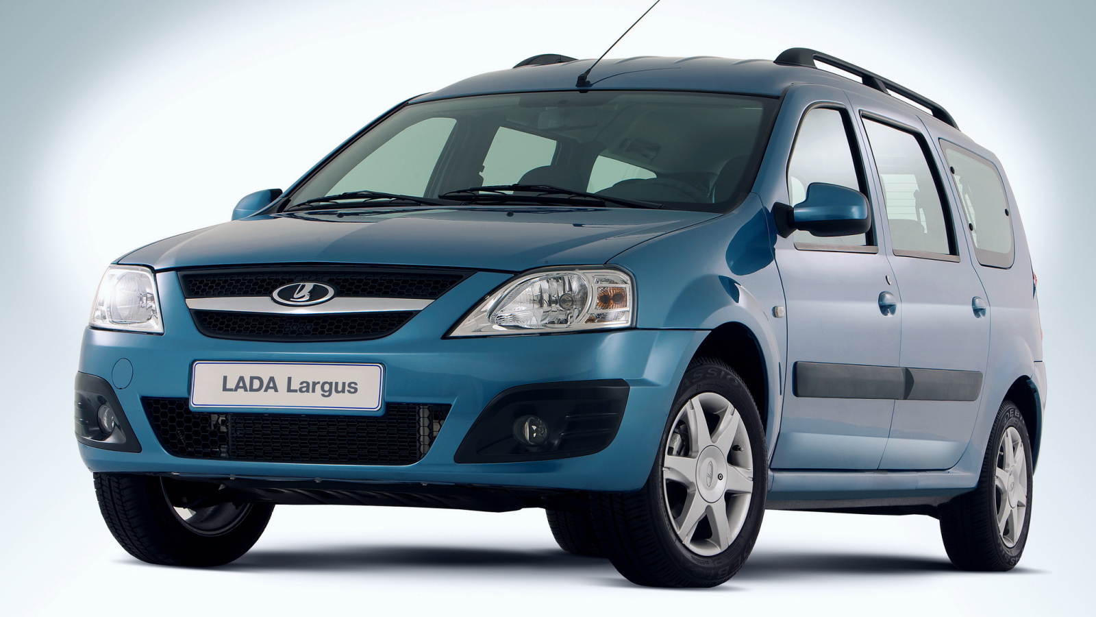 Бирюзовая Lada Largus