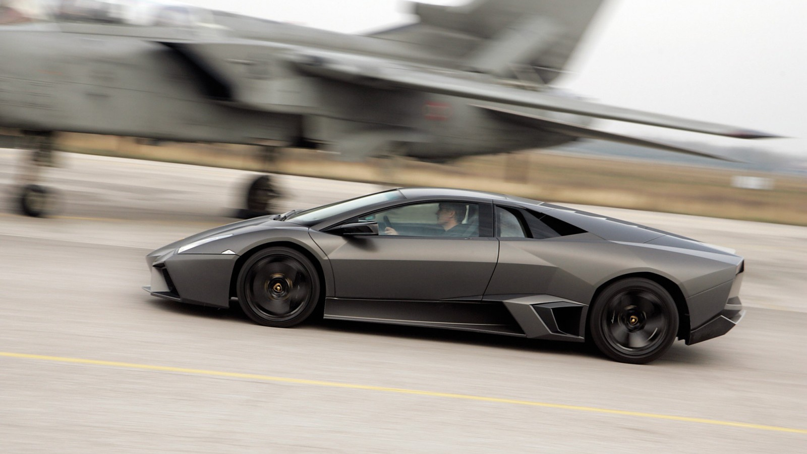 Дизайн автомобиля Lamborghini Reventon