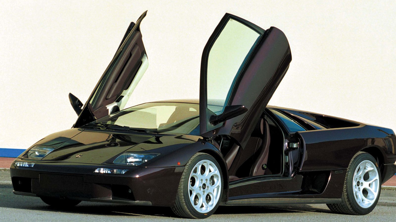 Новый автомобиль Lamborghini Diablo