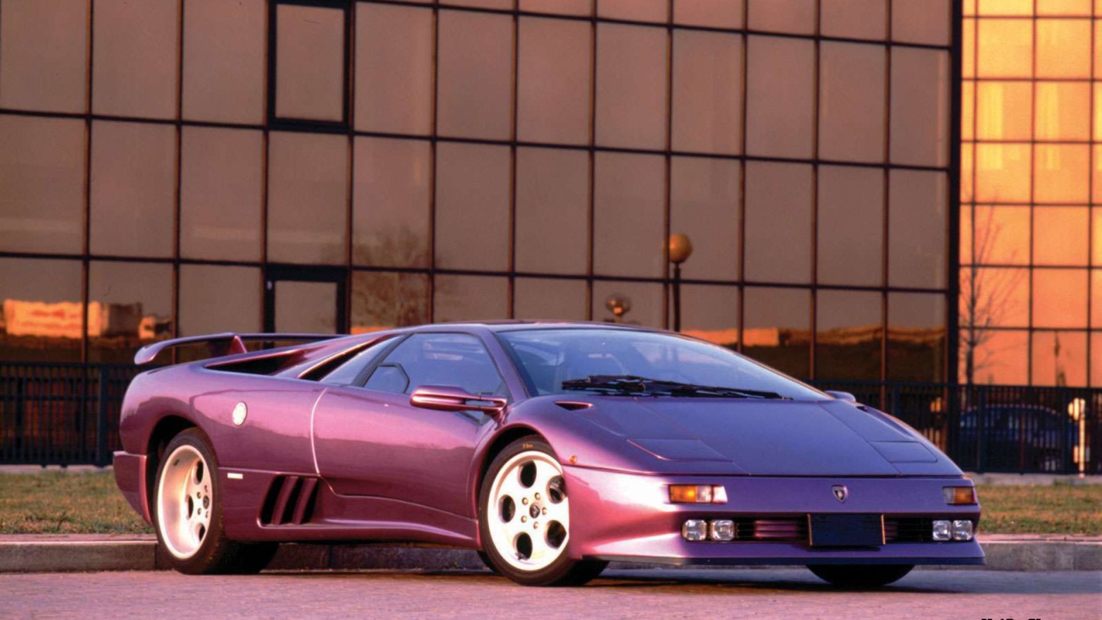 Тест драйв автомобиля Lamborghini Diablo