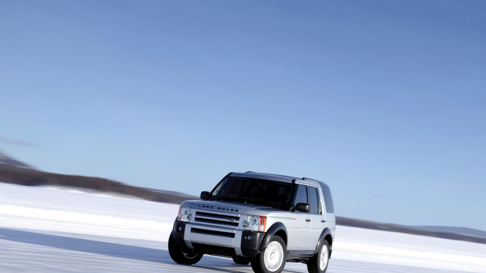  Красивый автомобиль Land Rover Discovery 3