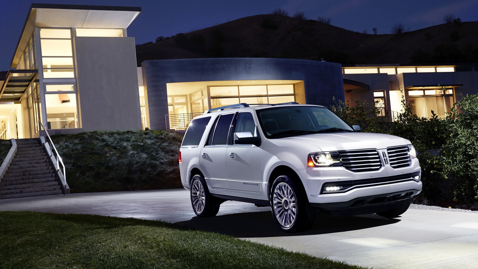 Дизайн автомобиля Lincoln Navigator 2014