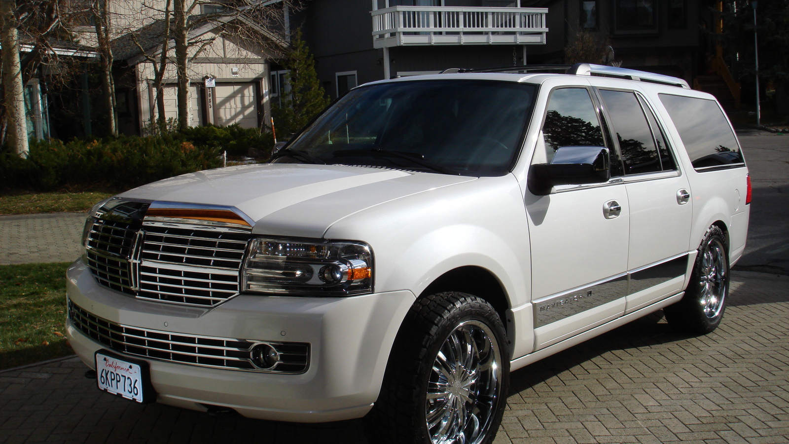 Новый автомобиль Lincoln Navigator 2014