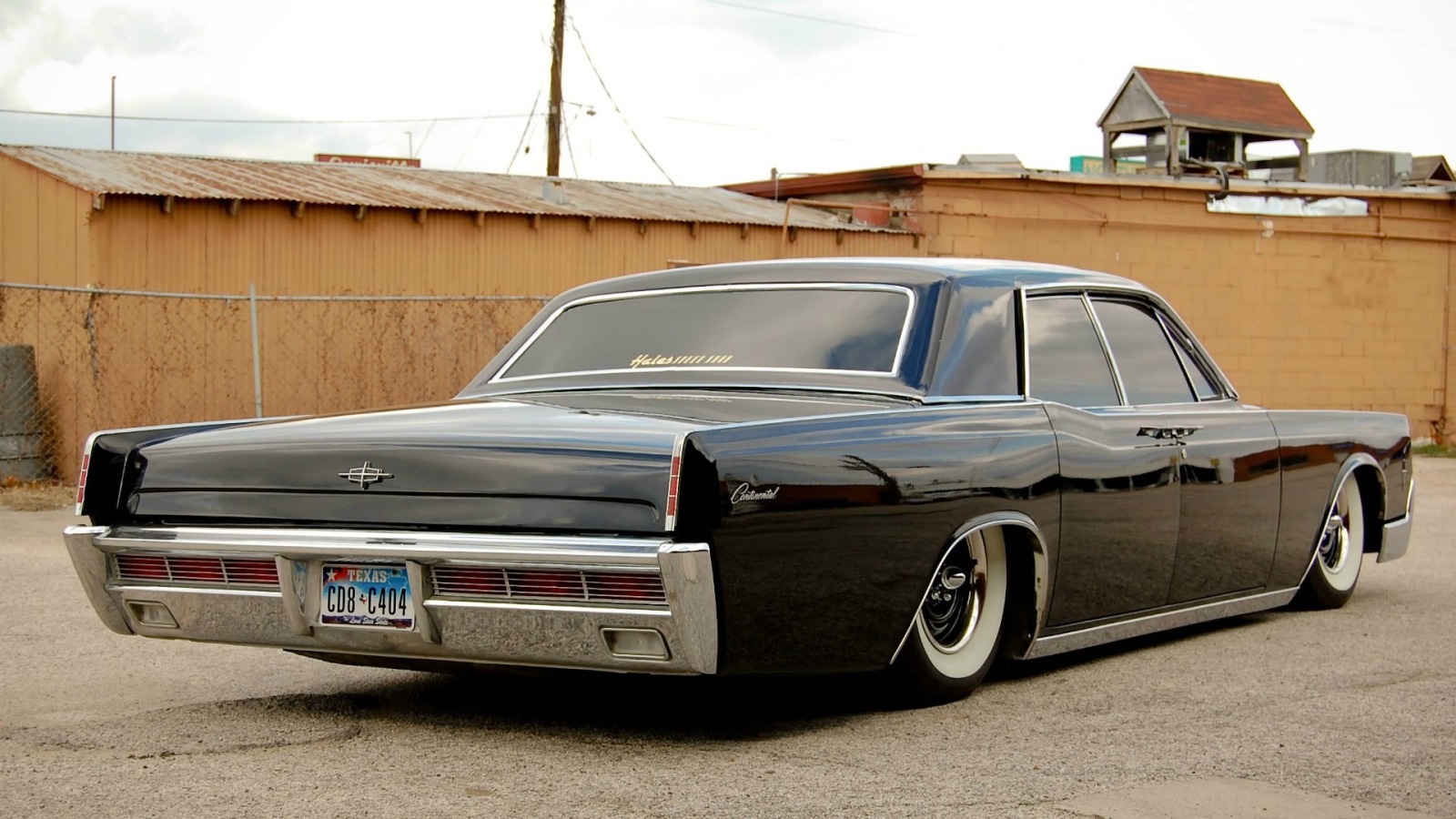 Новая машина Lincoln Continental