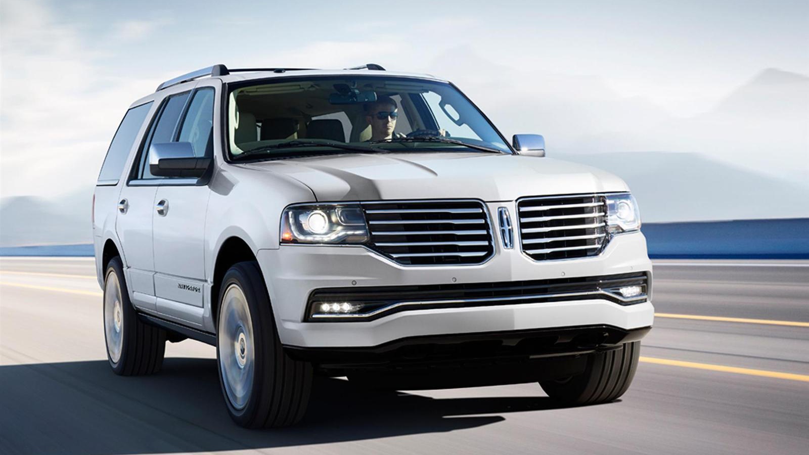 Тест драйв автомобиля Lincoln Navigator 2015