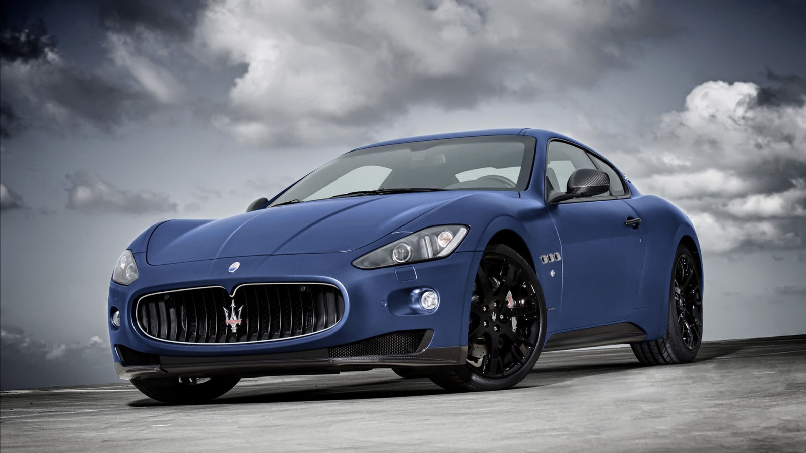Надежная машина Maserati Granturismo