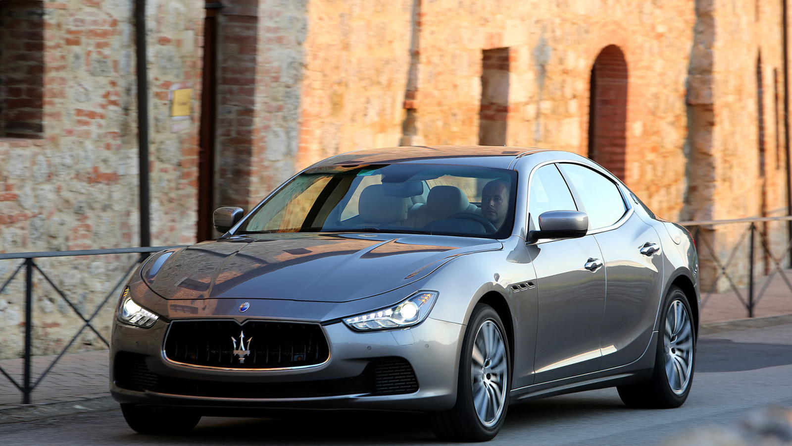 Новая машина Maserati Ghibli