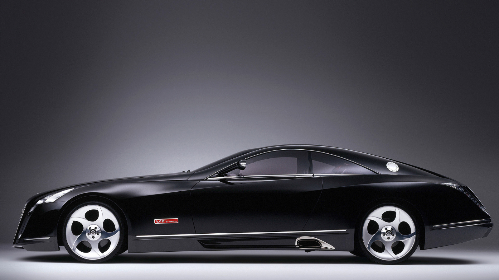 Надежный автомобиль Maybach  Exelero