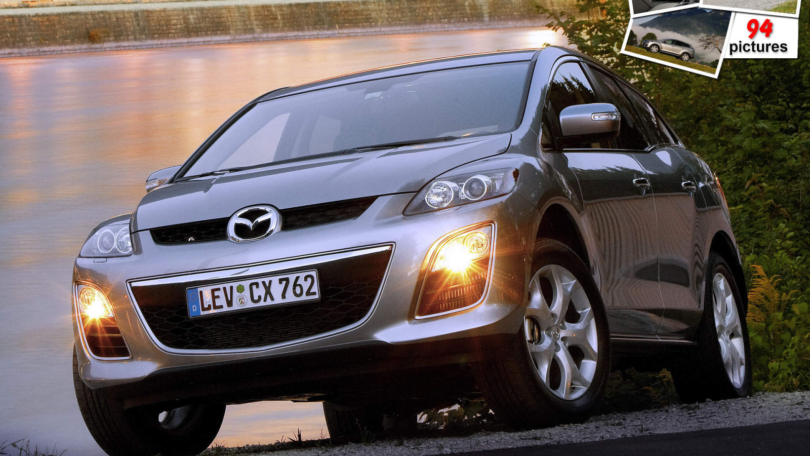 Красивый автомобиль Mazda CX 7