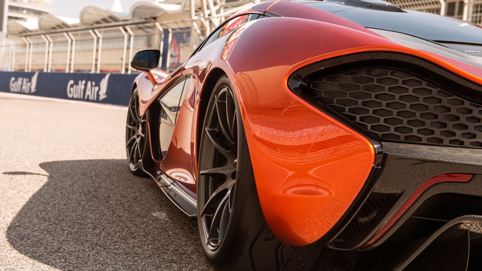 Photo of a car McLaren P1 2014 