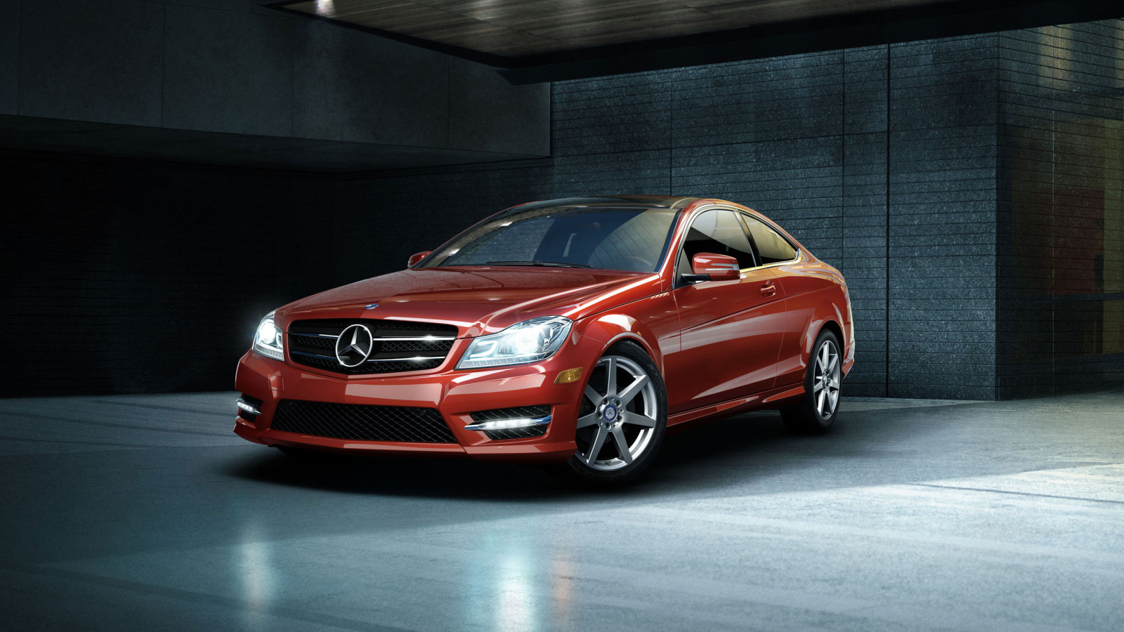 Новый автомобиль Mercedes C-Class 2014