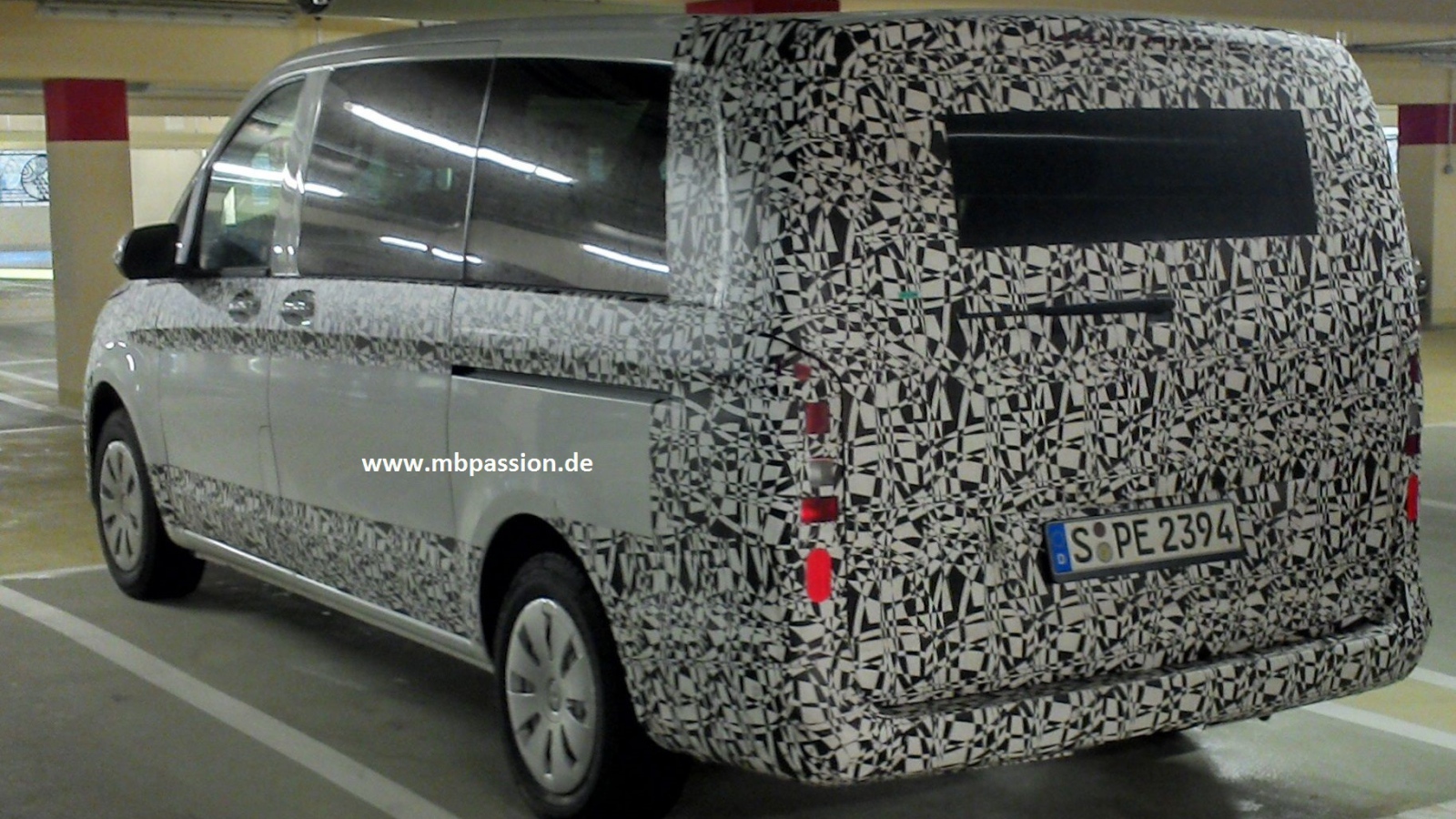 Новая машина Mercedes V-Class 2014