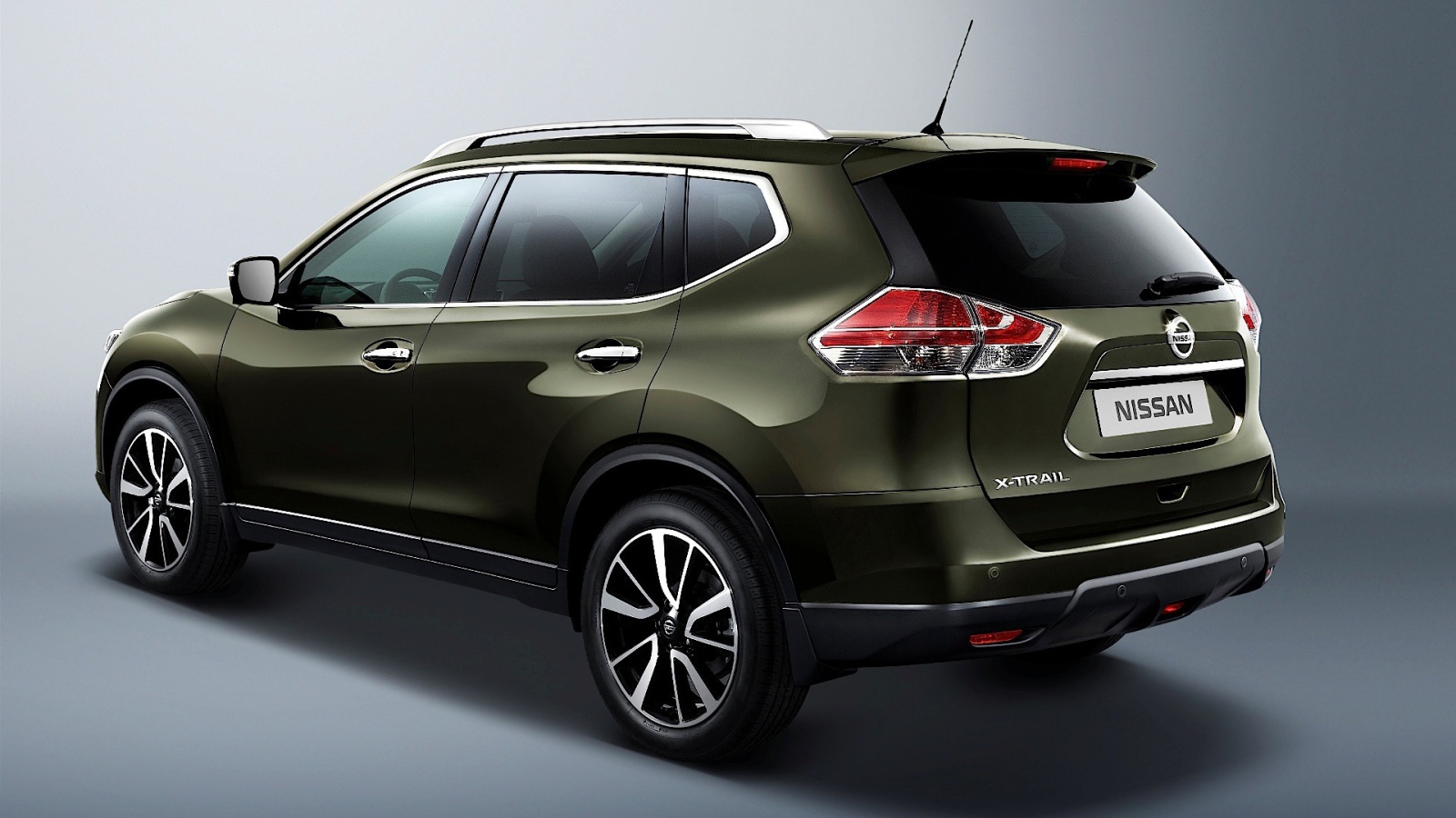 Красивый автомобиль Nissan X-Trail