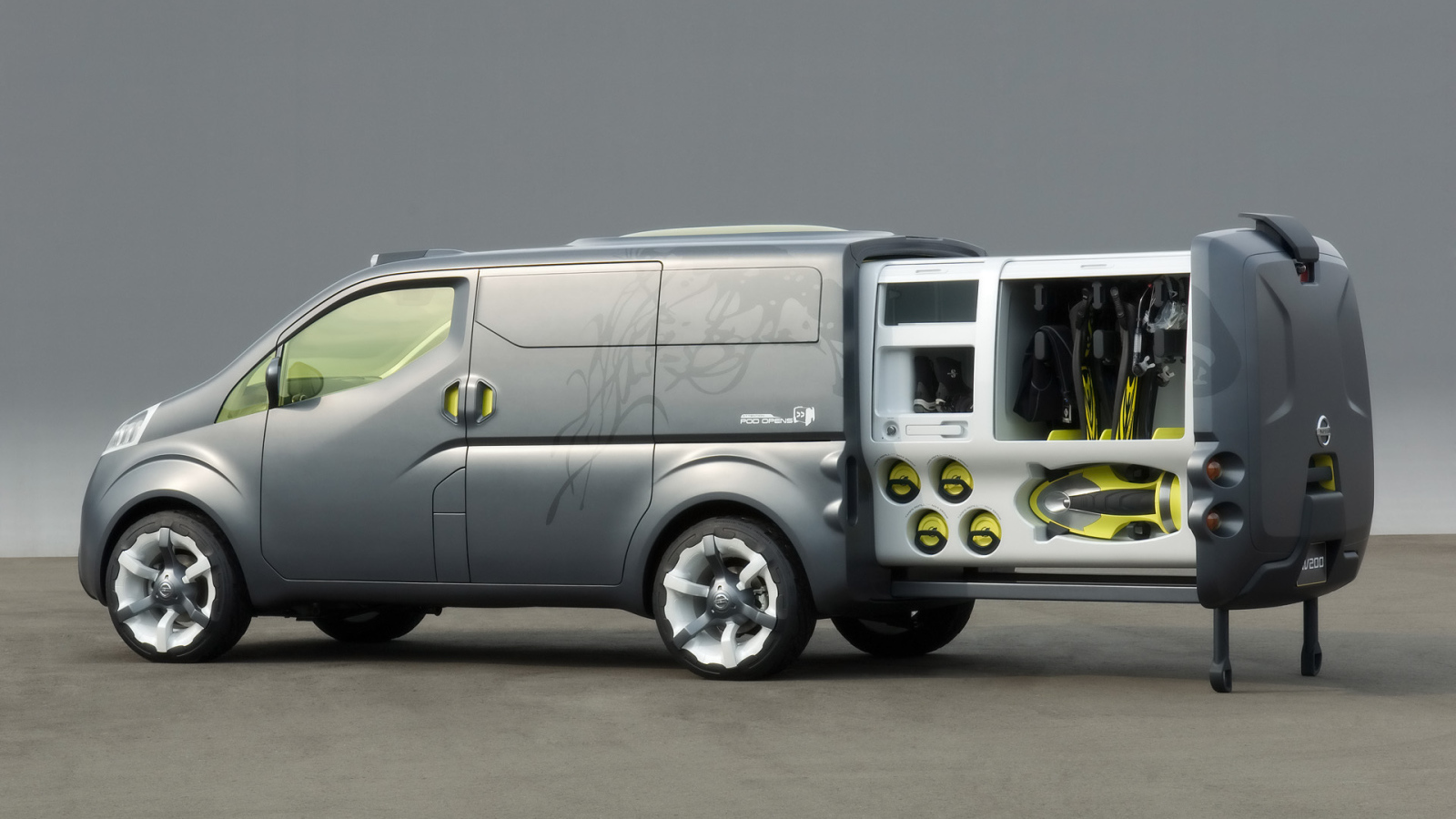 Тест драйв автомобиля Nissan NV200