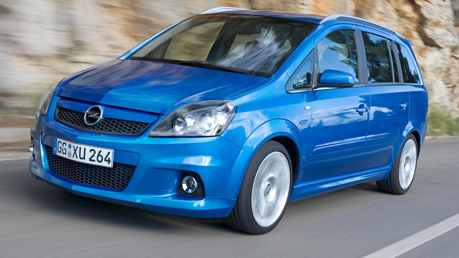 Надежная машина Opel Zafira