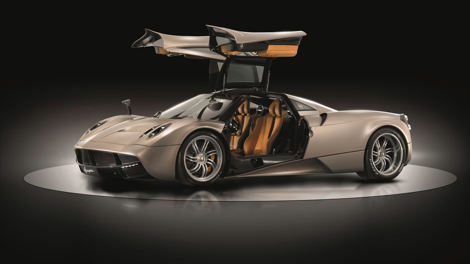 Надежная машина Pagani Huayra