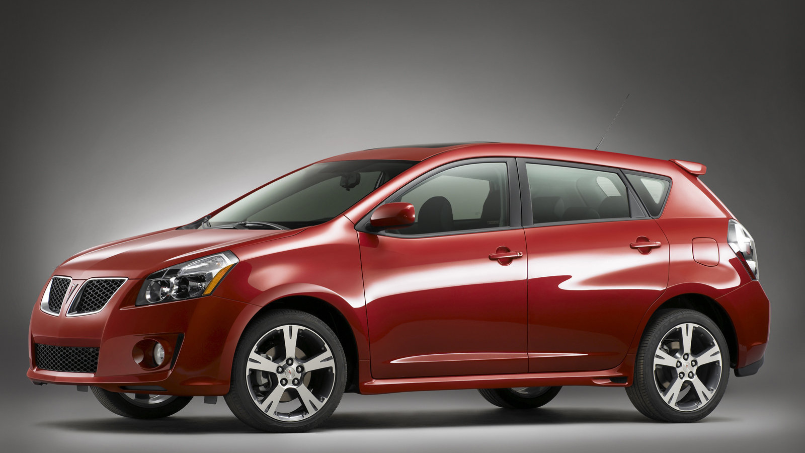 Автомобиль марки Pontiac модели Vibe