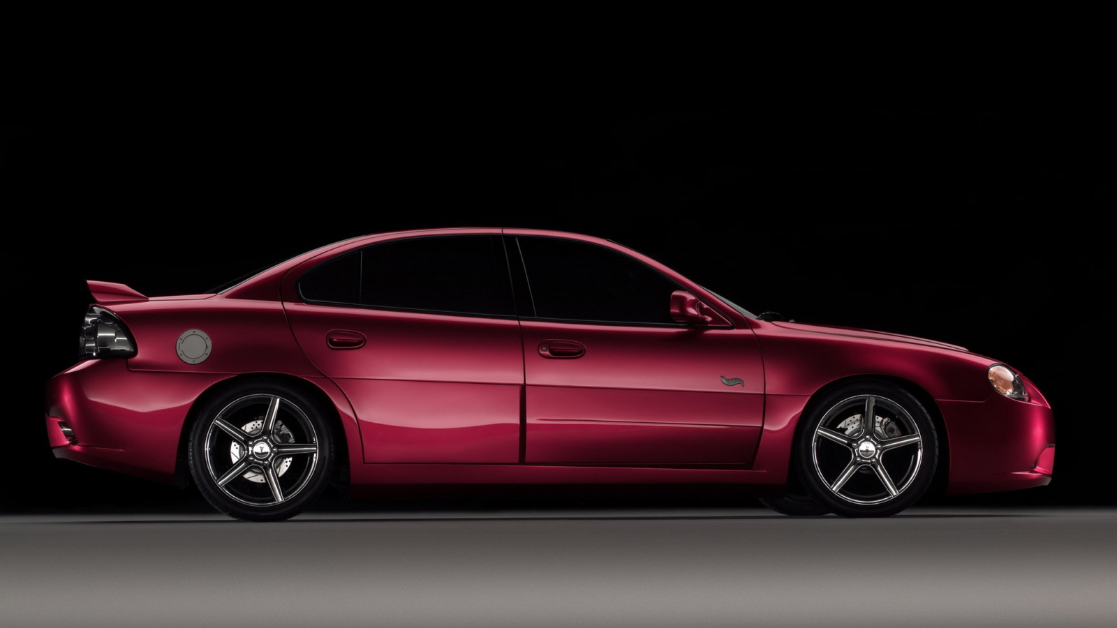 Новый автомобиль Pontiac Grand Am