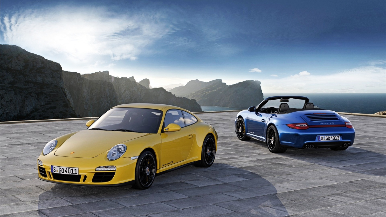 Автомобили Porsche 911 Carrera 4 GTS