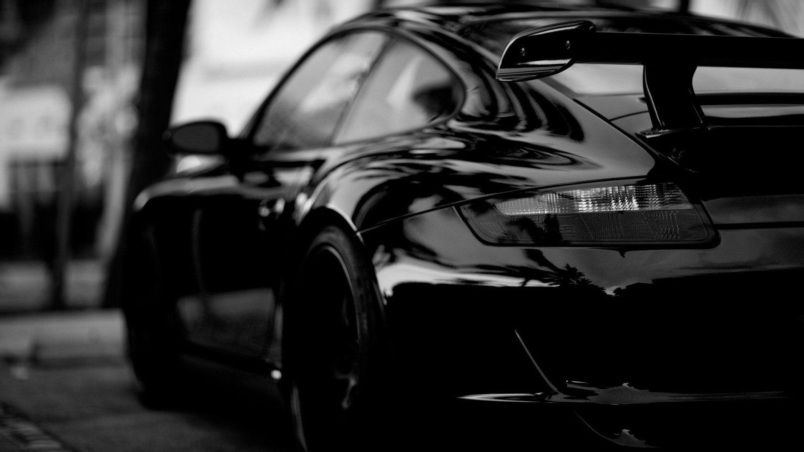 Porsche в черном