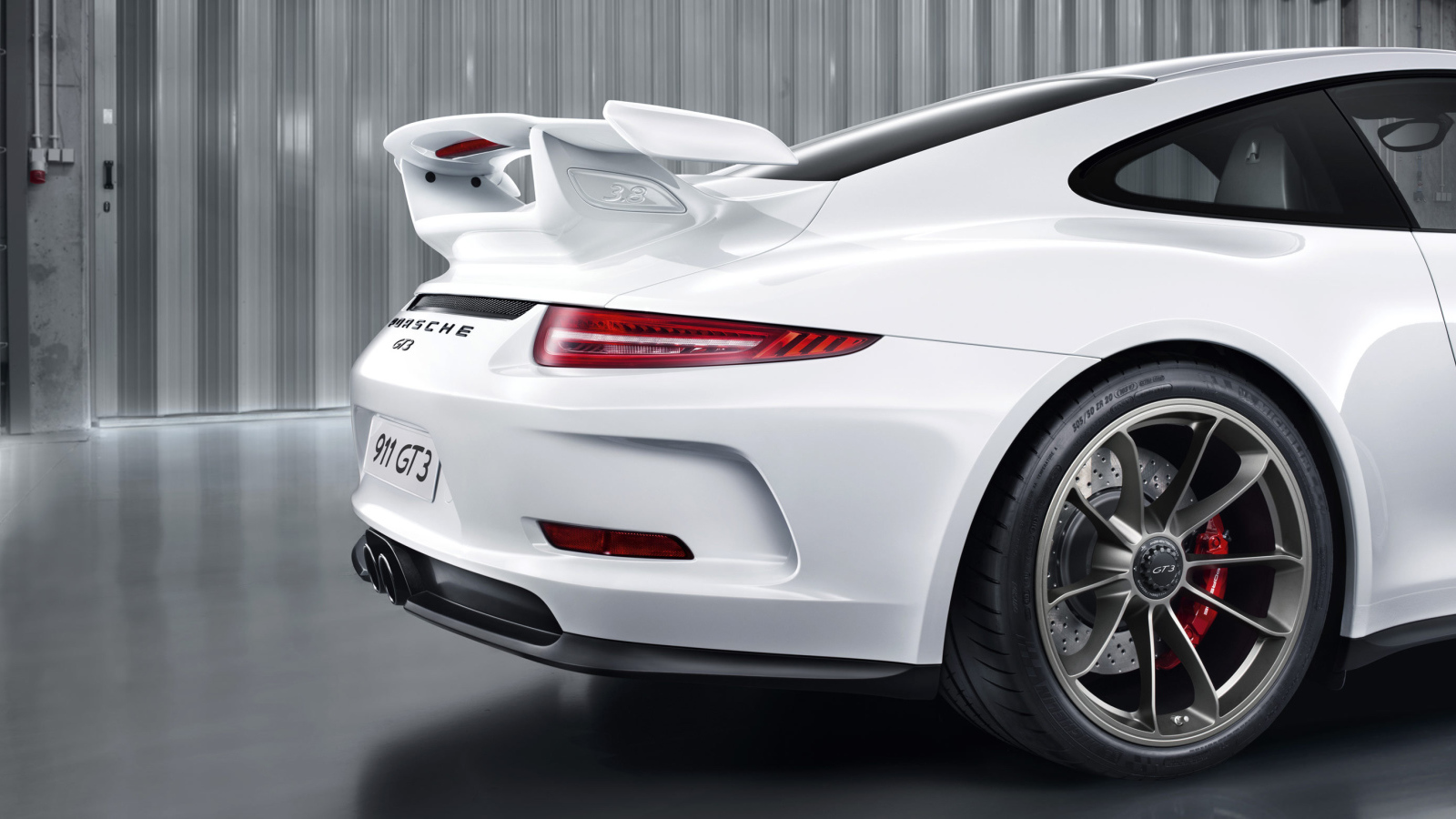 Надежный автомобиль Porsche 911 Turbo 2014