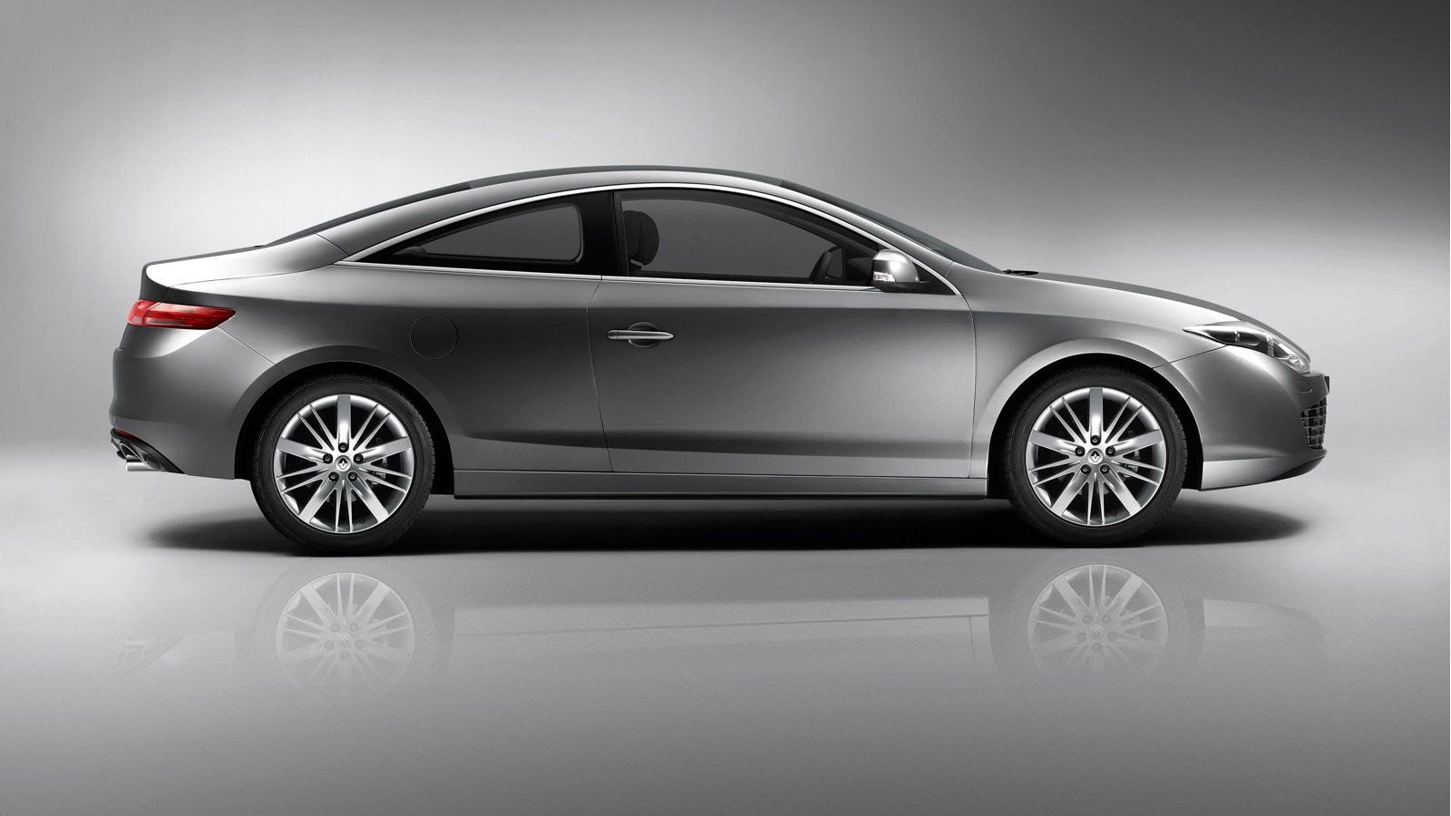 Надежный автомобиль Renault Laguna