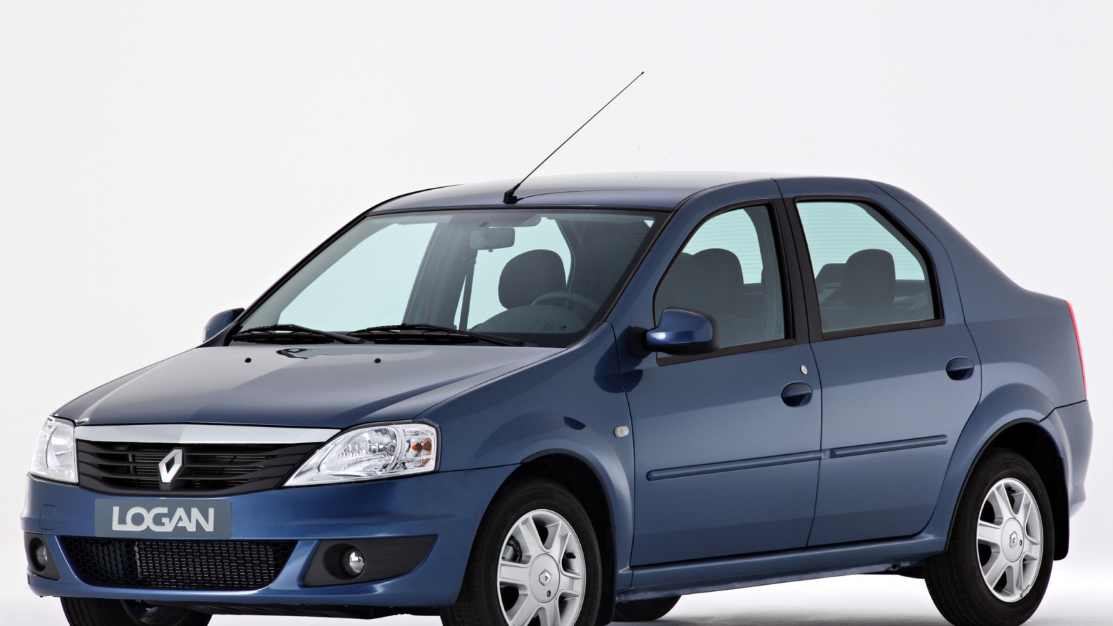 Тест драйв автомобиля Renault Logan