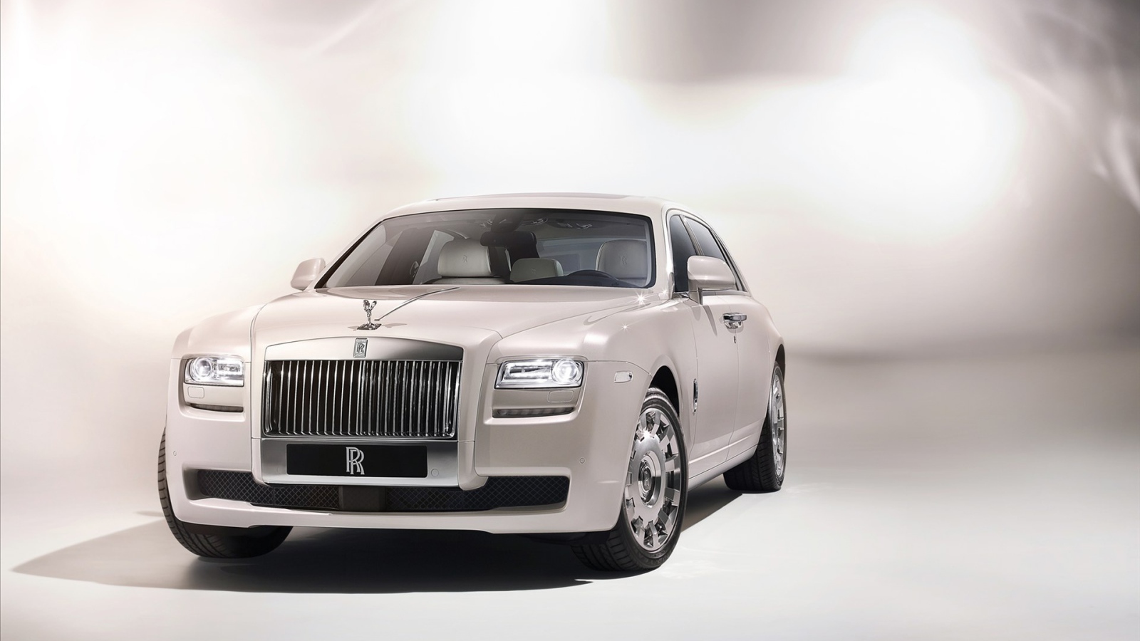 Дизайн автомобиля Rolls Royce Ghost