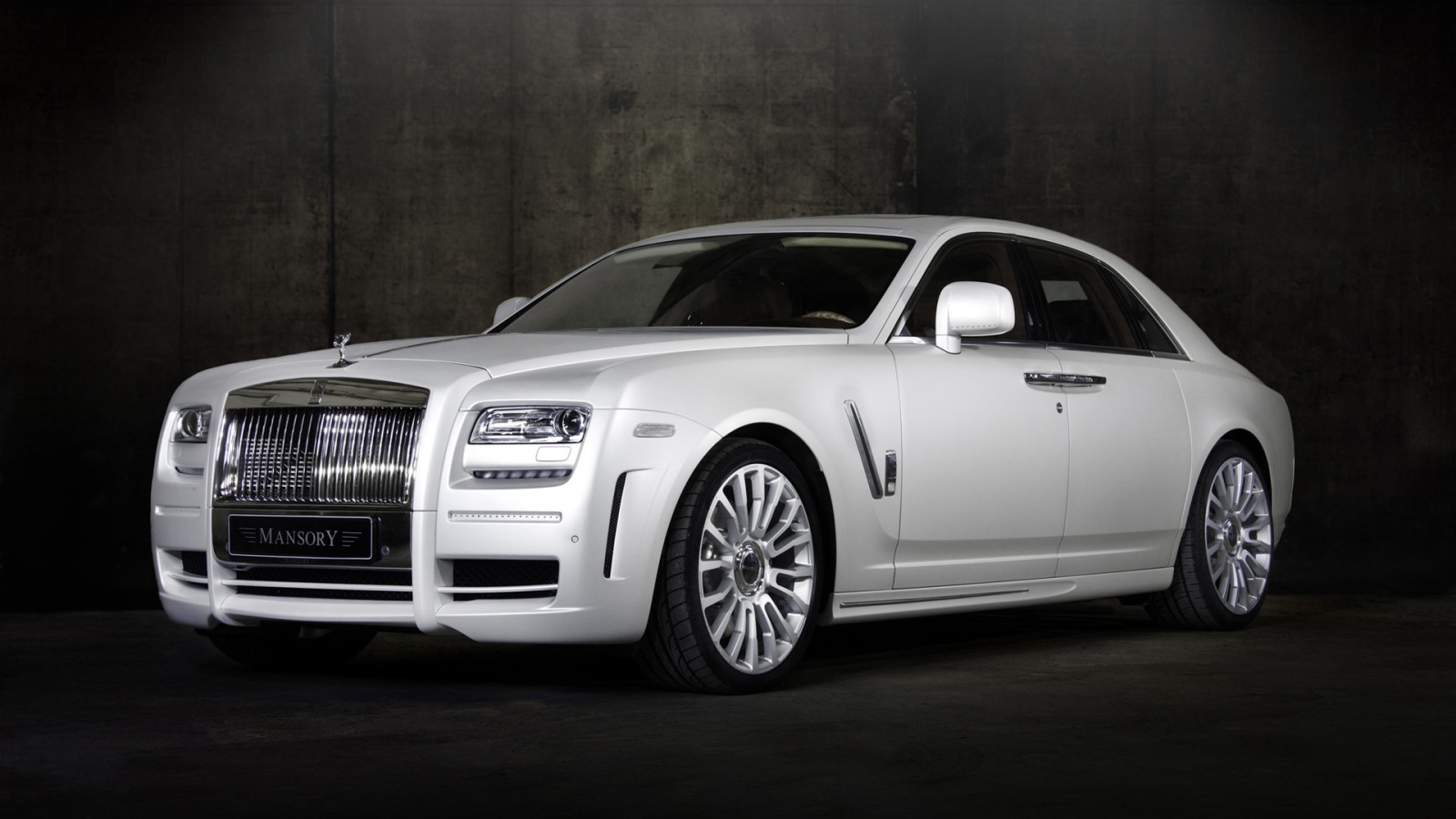 Надежный автомобиль Rolls Royce Ghost