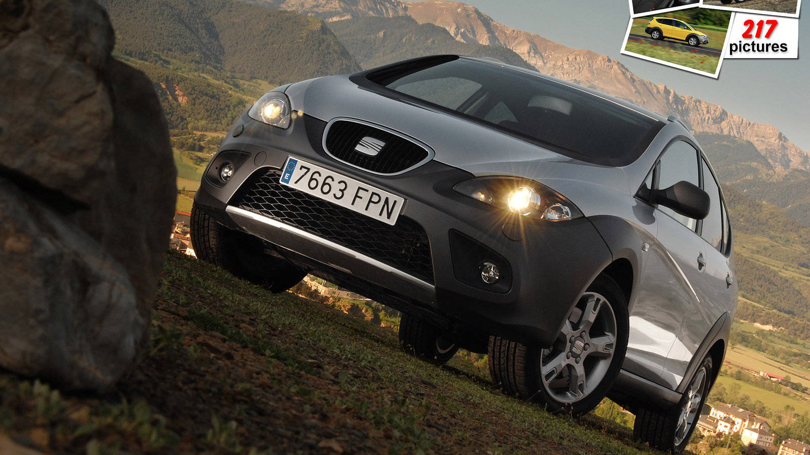 Автомобиль Seat Altea на дороге