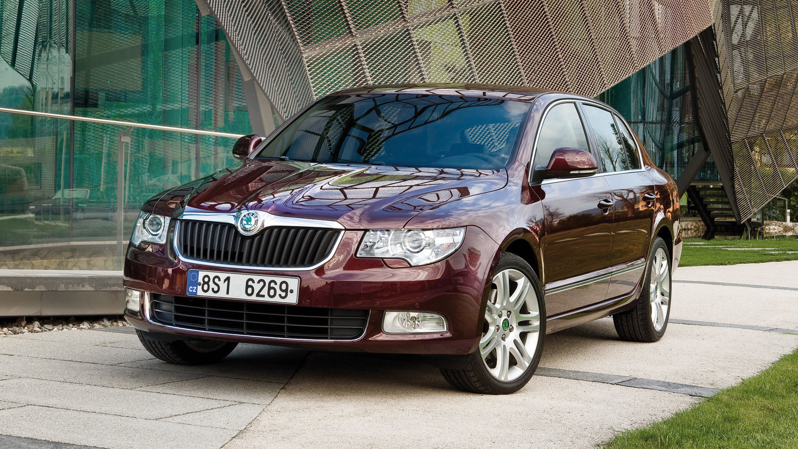 Новый автомобиль Skoda SuperB