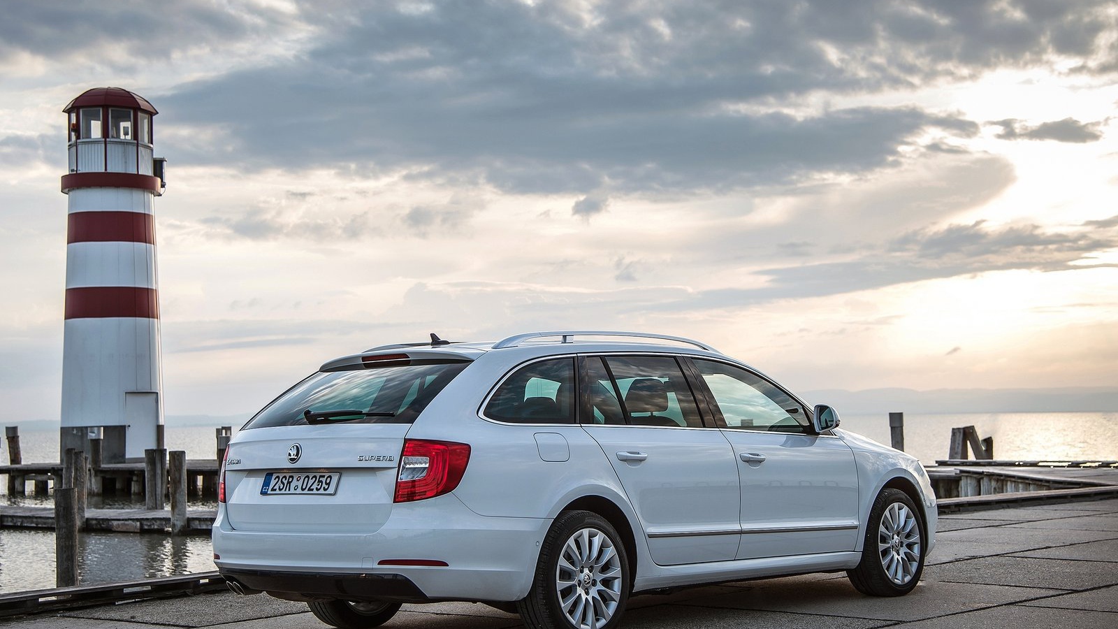 Надежный автомобиль Skoda Octavia 2014