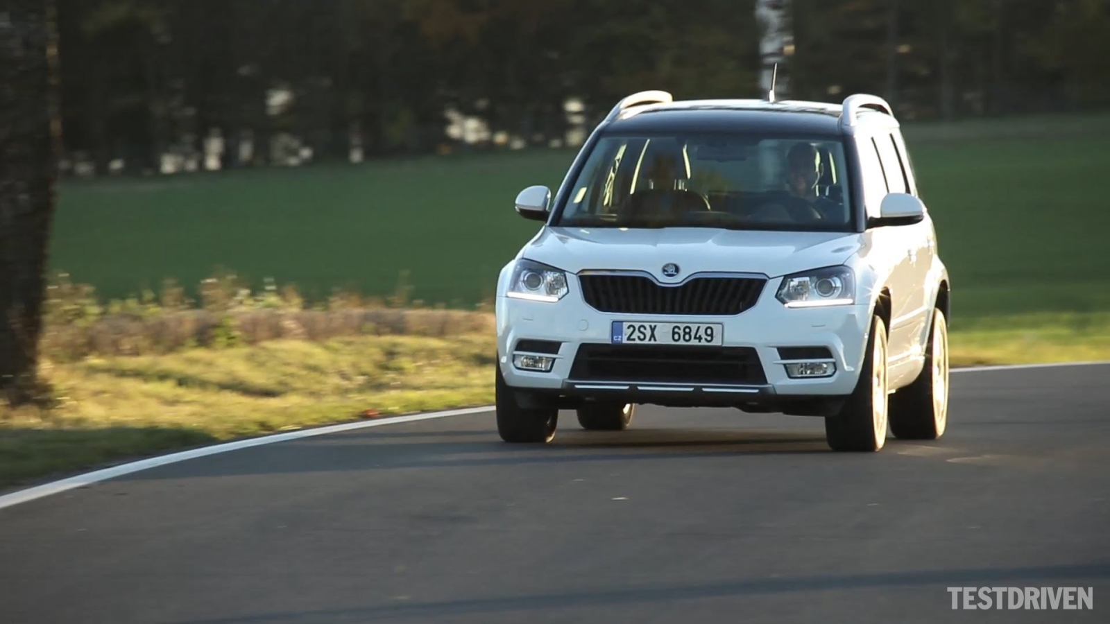 Надежный автомобиль Skoda Yeti 2014