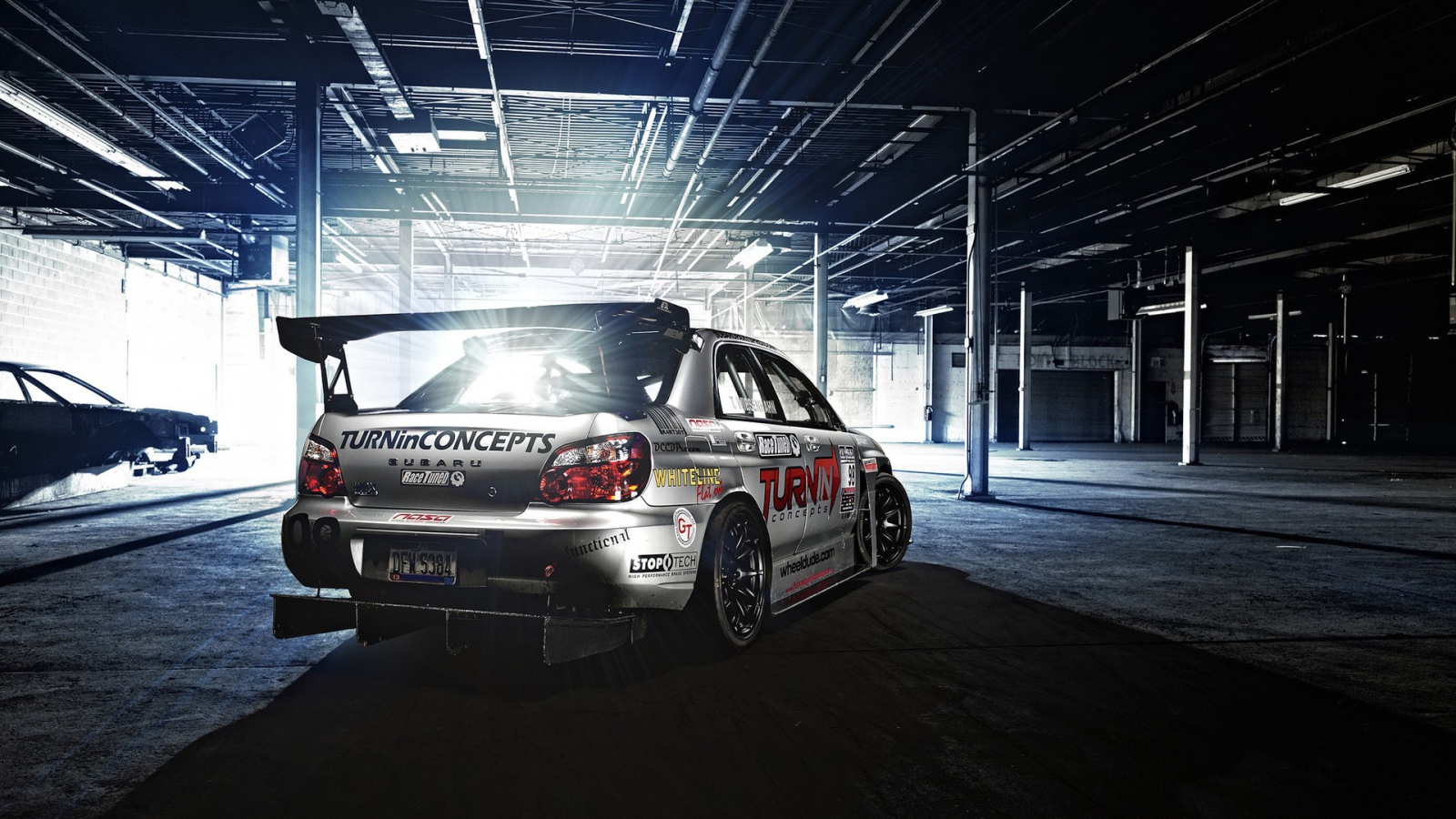 Субару на стоянке