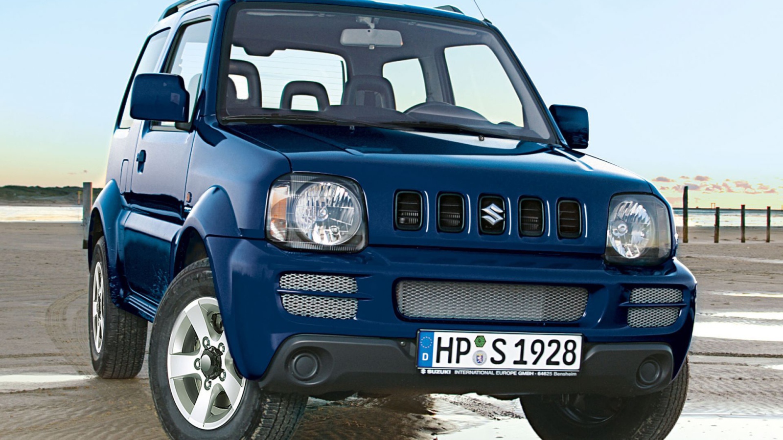 Красивый автомобиль Suzuki Jimny