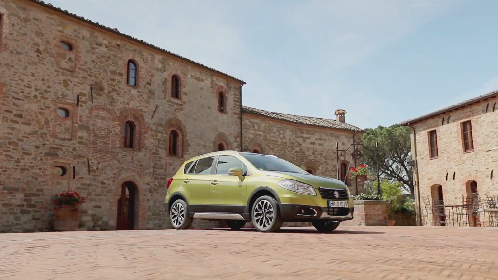 Новый автомобиль Suzuki S-Cross 2014