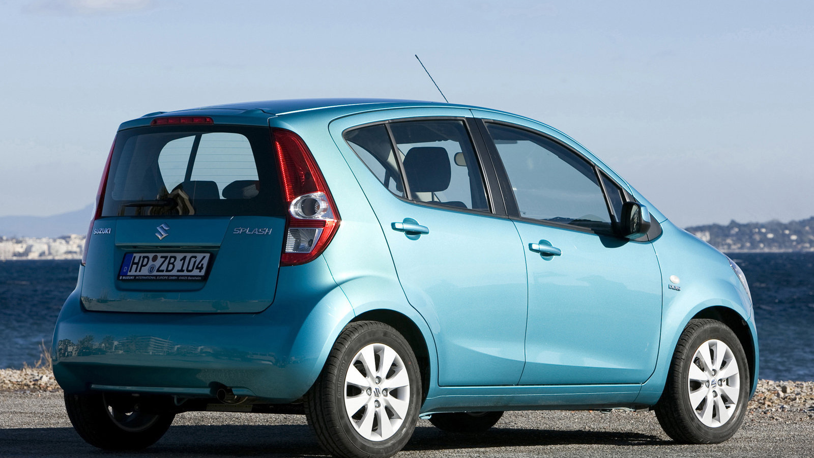 Надежный автомобиль Suzuki Splash