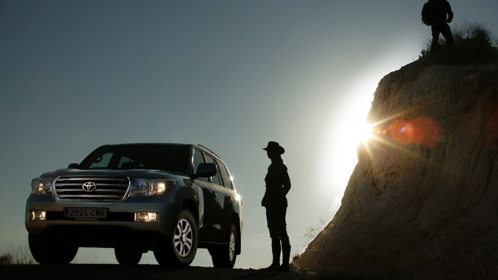 Дизайн автомобиля Toyota Land Cruiser 200