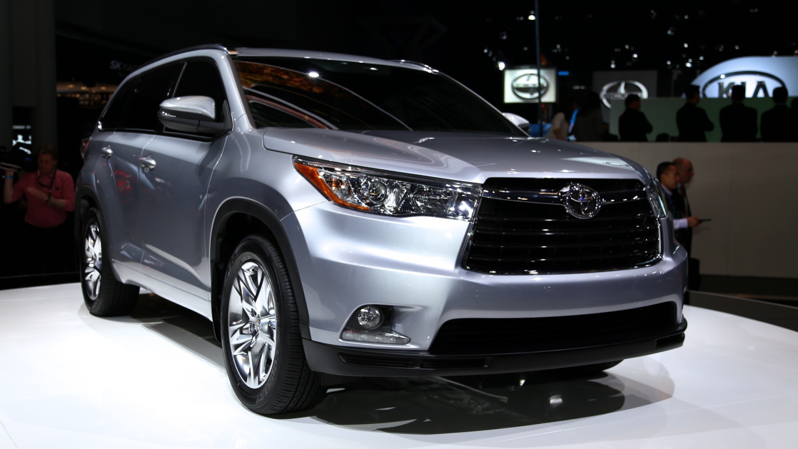 Новый автомобиль Toyota Highlander 2014