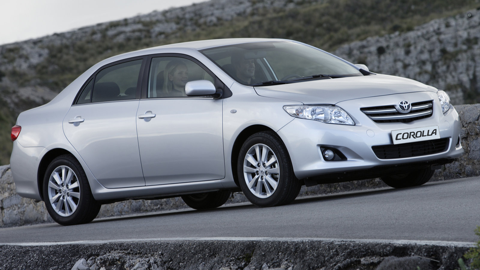 Надежный автомобиль Toyota Corolla