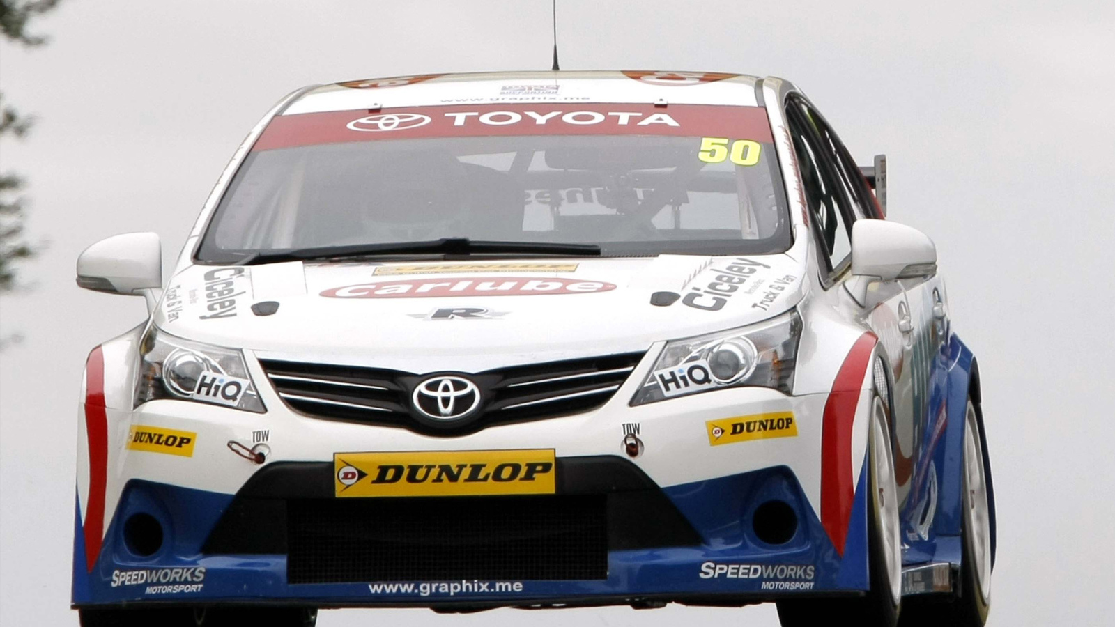 Надежная машина Toyota Avensis 2013