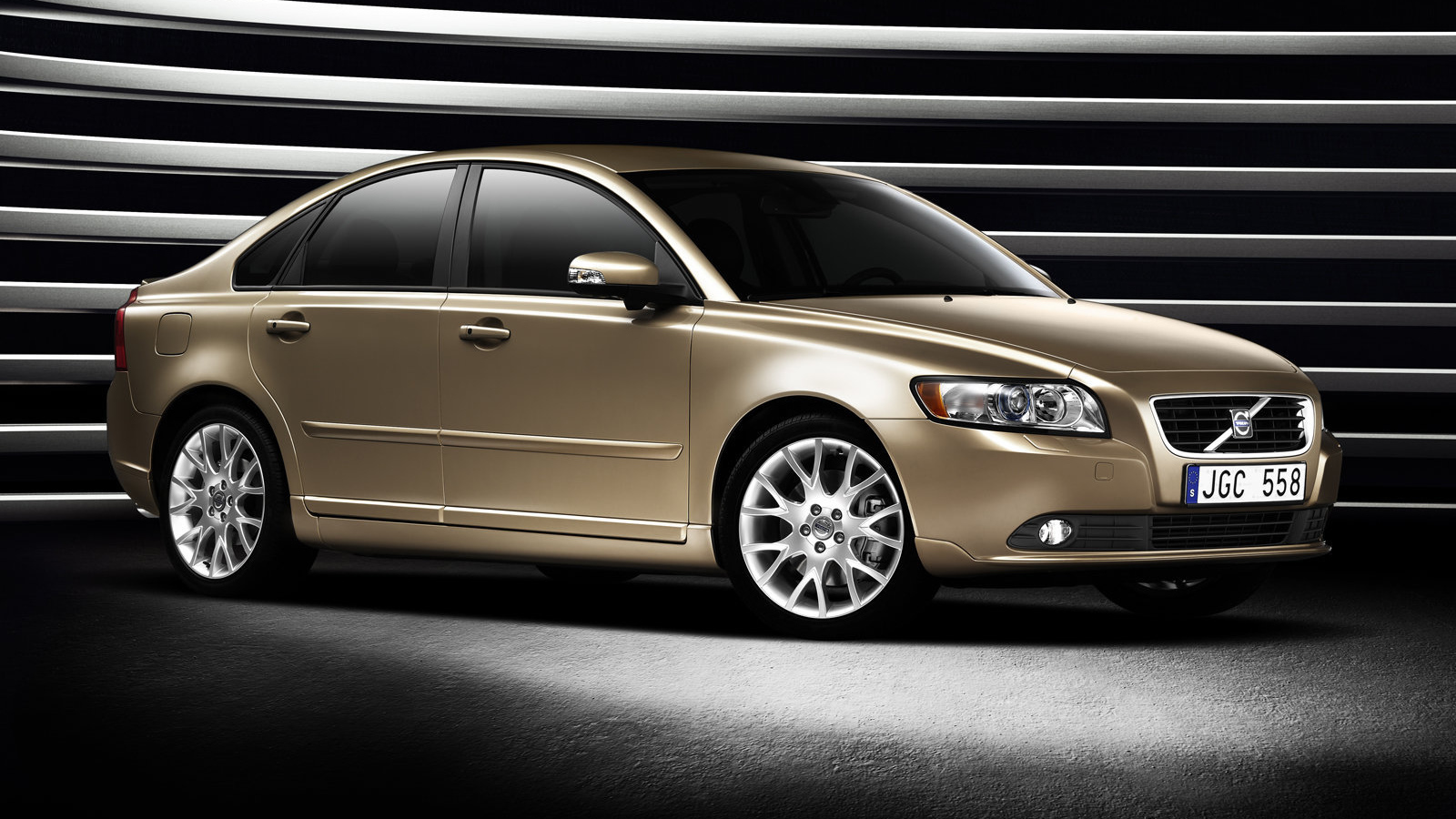  Красивый автомобиль Volvo s40