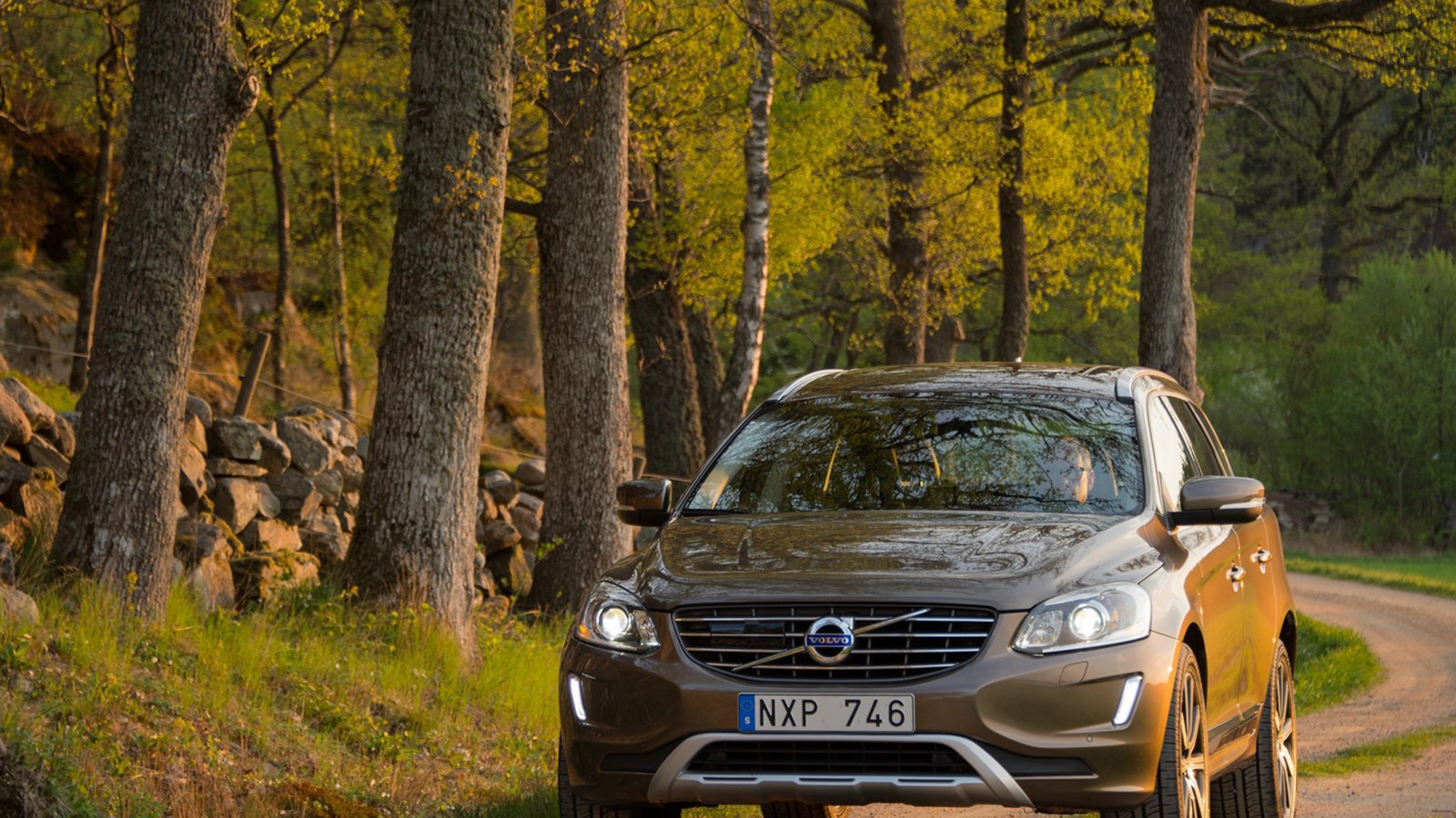 Красивый автомобиль Volvo xc60 в Москве