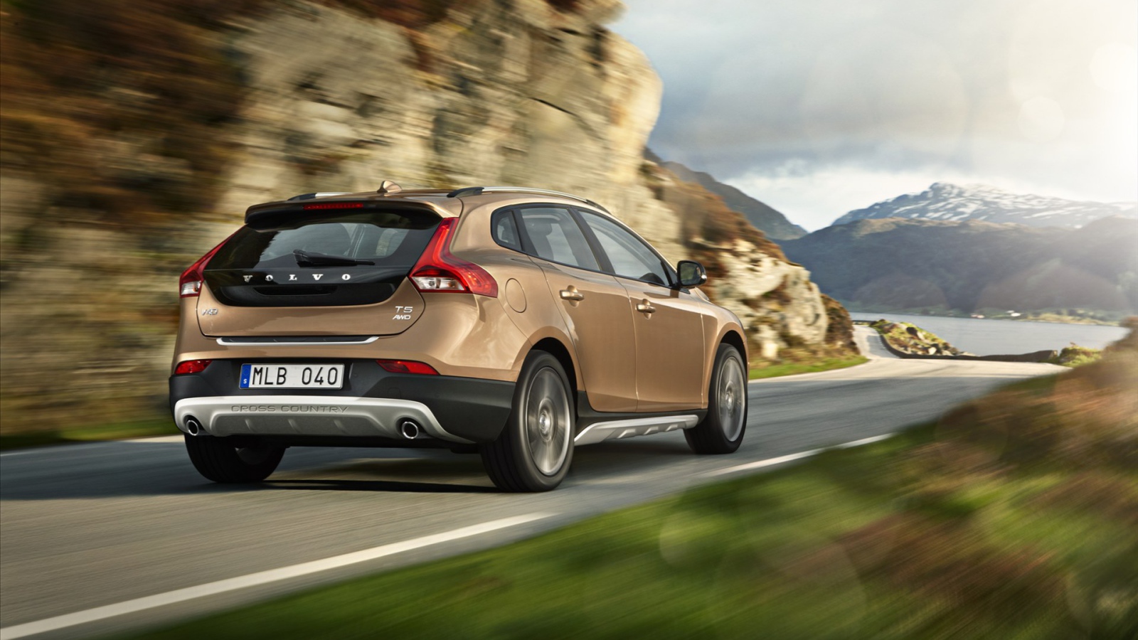  Дизайн автомобиля Volvo v40 Cross country