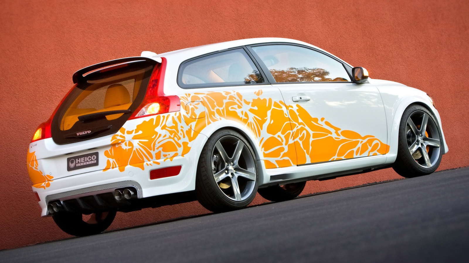 Разрисованный автомобиль