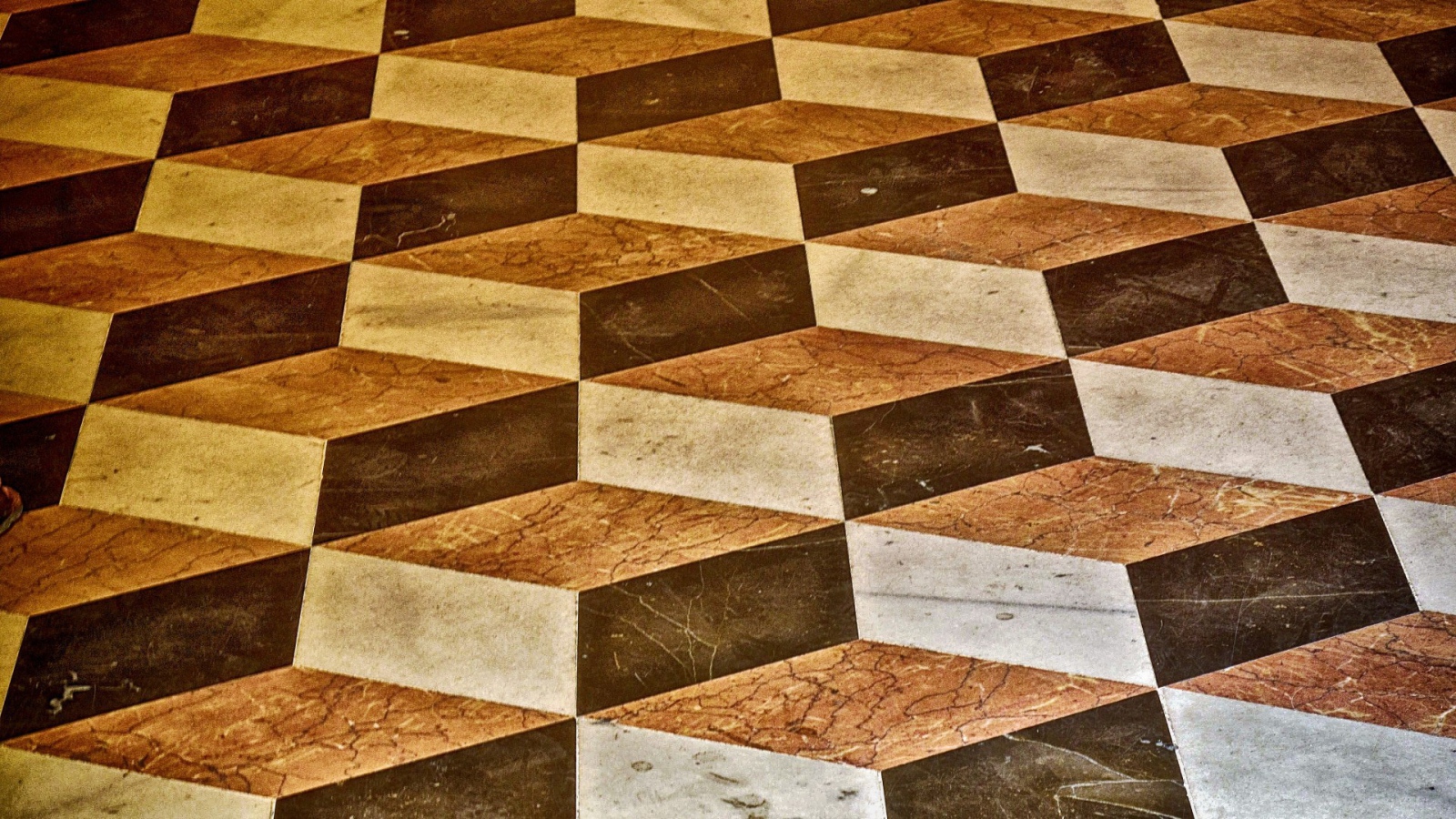 Плитка коричневая